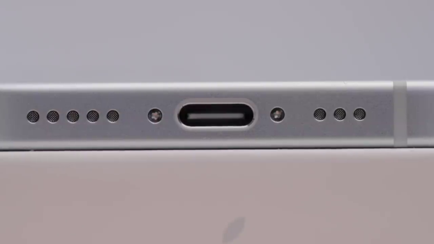 iPhone 15 type C charging port